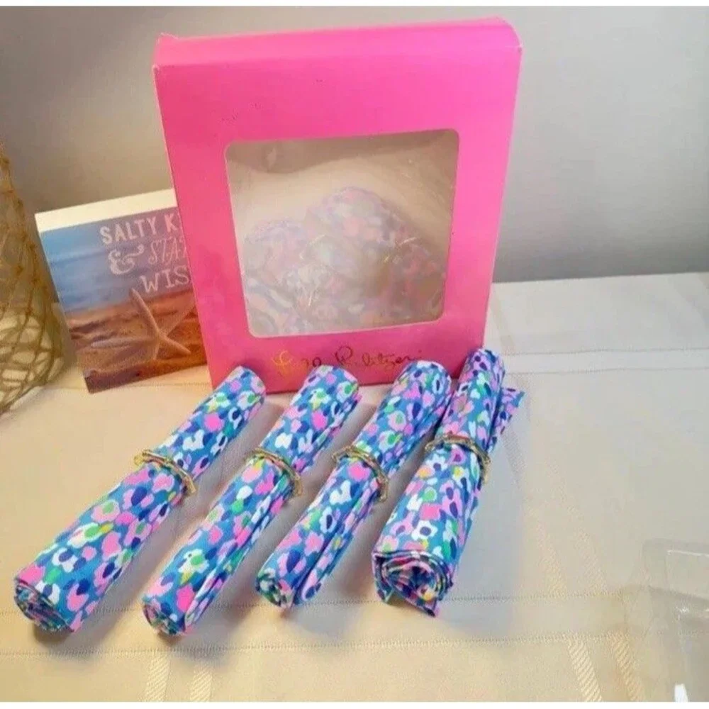 NEW Lilly Pulitzer Hottie Dottie Four Cloth Napkins With Rings Set